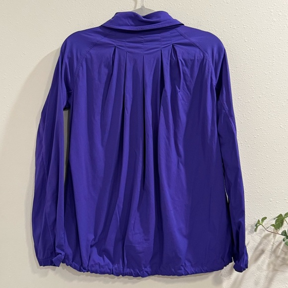 Lululemon Size 4 Bruised Berry Transition Jacket Athletic Athleisure Performance - Picture 2 of 4